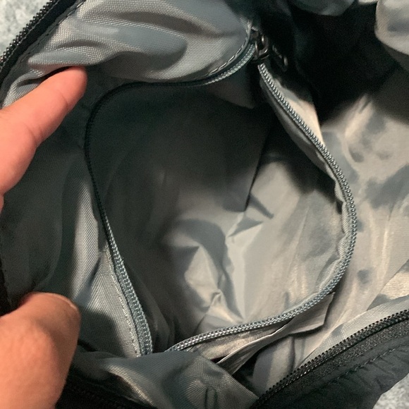 L.L. BEAN - Black Puffer Bag - Picture 8 of 10